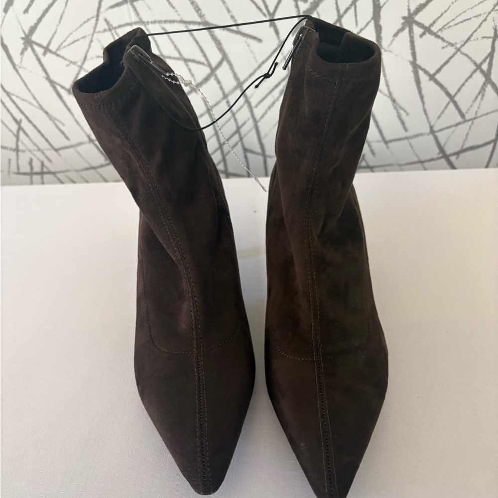 Unisa Brown Suede Ankle Bootie Kitten Heel Pointed Toe Zipper Accent Size 6.5 - Picture 3 of 7